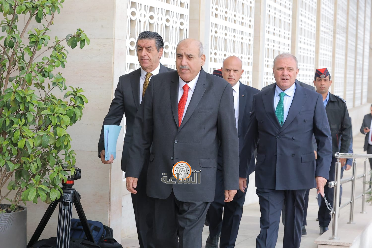 Madar Al-Saa Images 0.5169102606303653