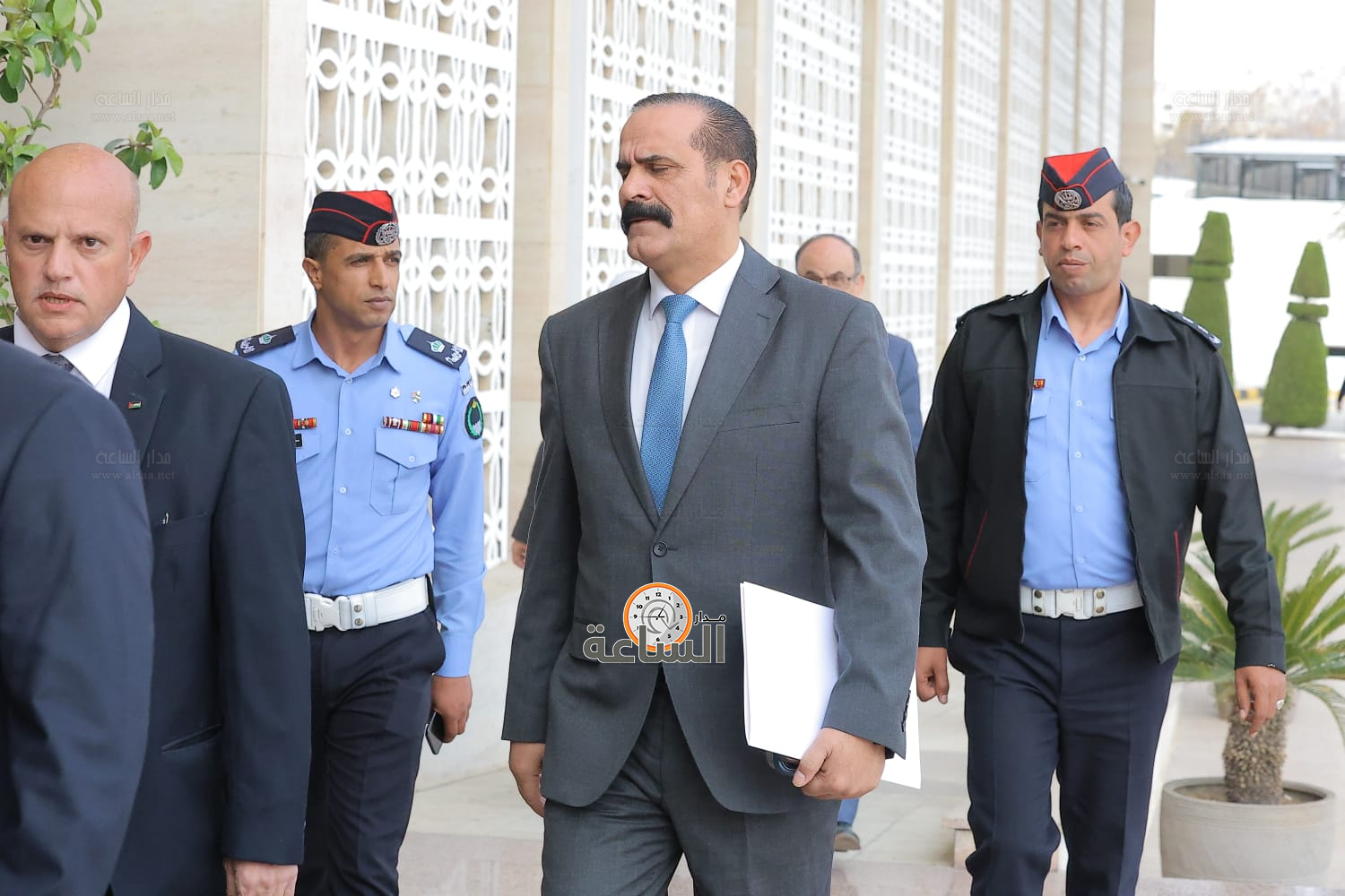 Madar Al-Saa Images 0.9537862888526947