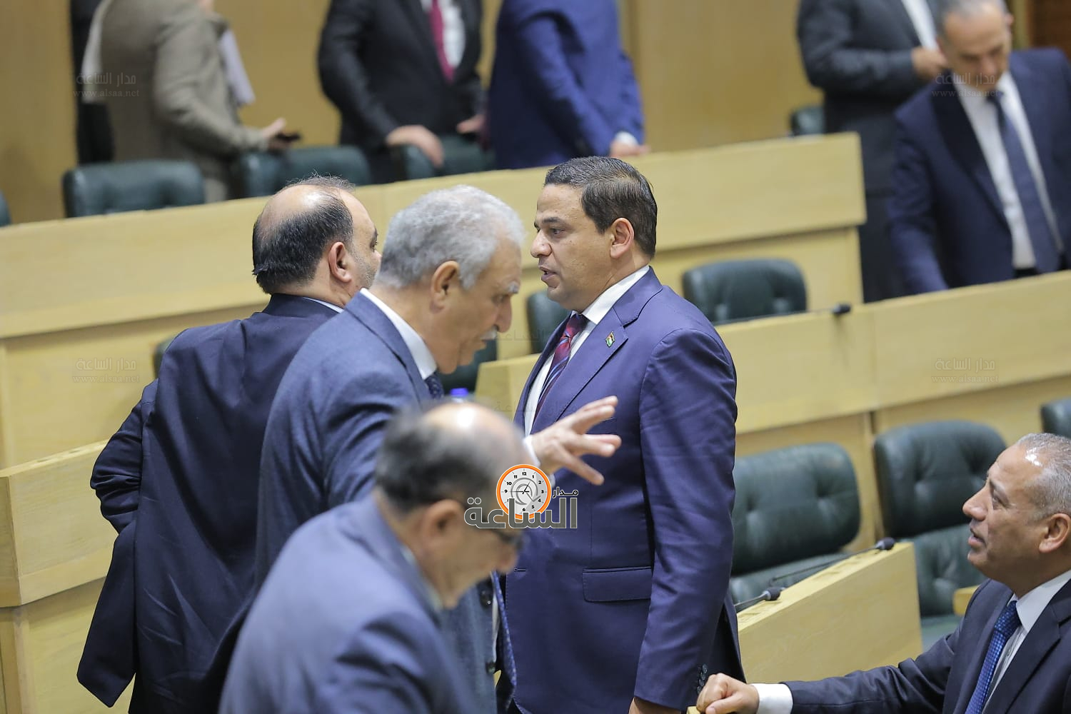 Madar Al-Saa Images 0.03030666123744563