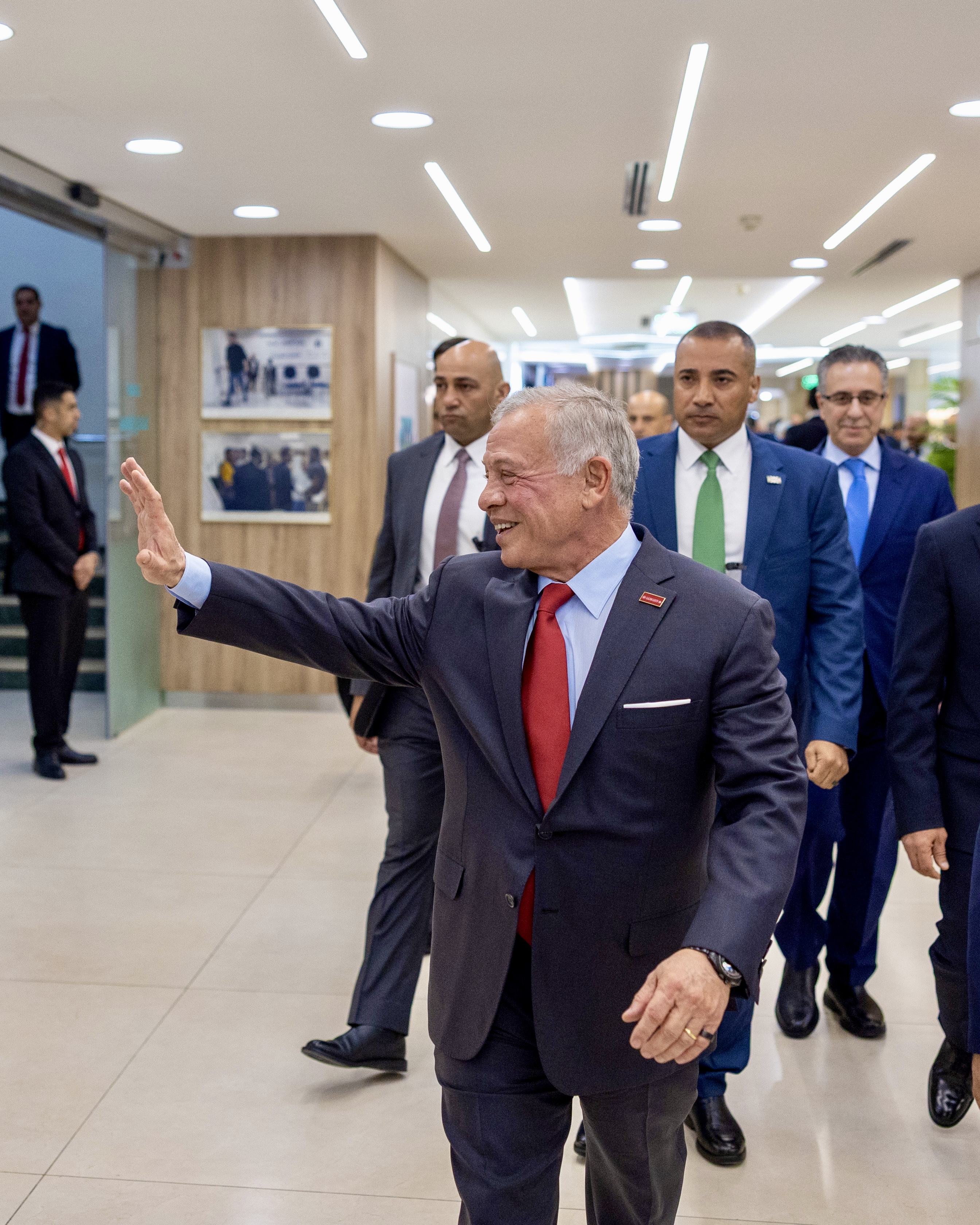 Madar Al-Saa Images 0.741686779041205