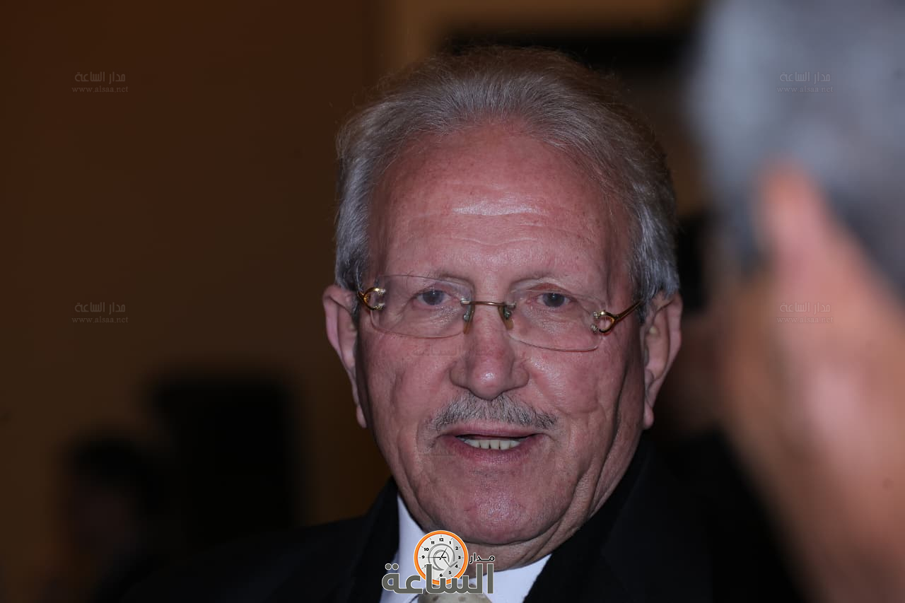 Madar Al-Saa Images 0.3831281624493157