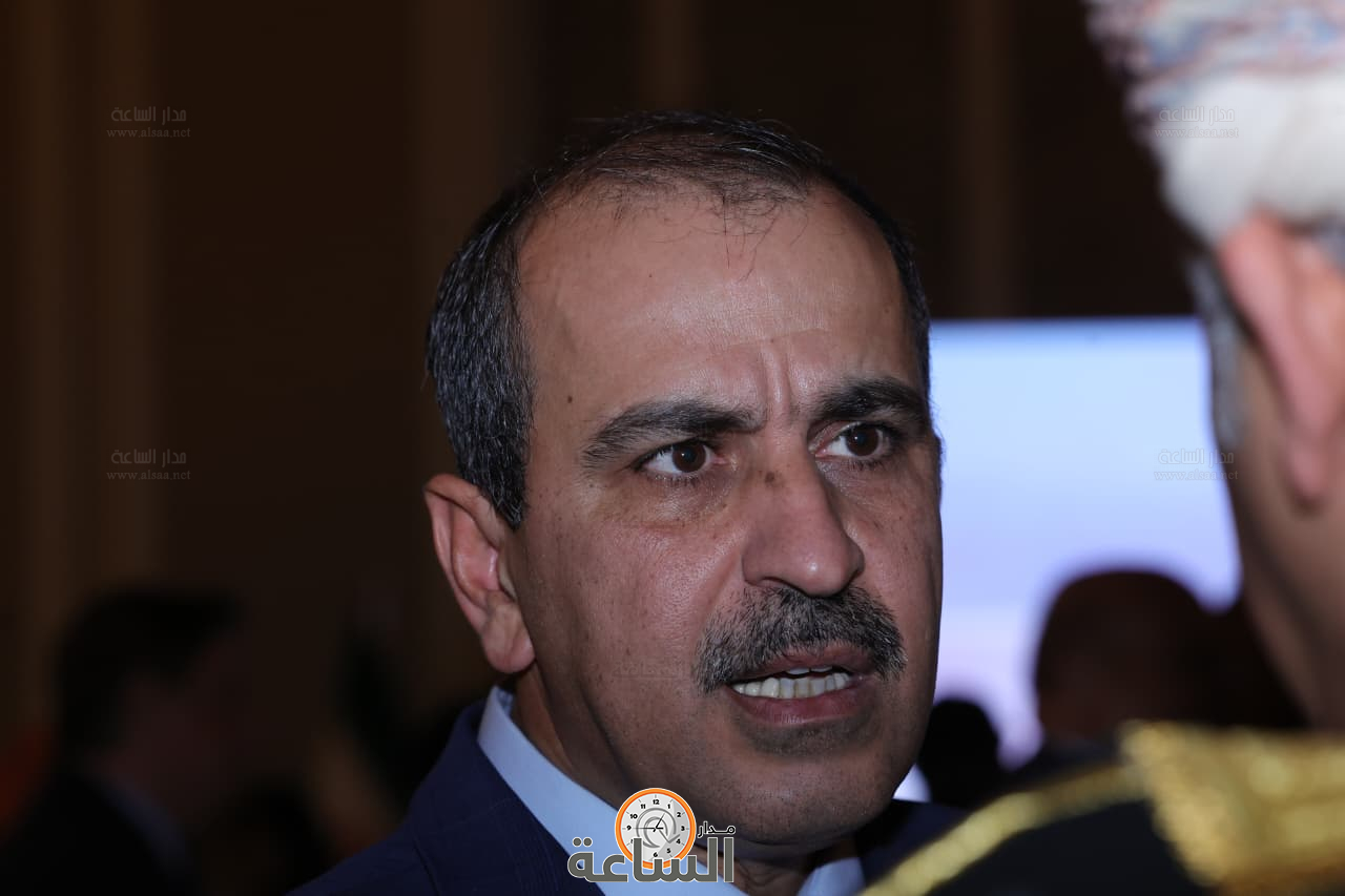 Madar Al-Saa Images 0.15841715319125393