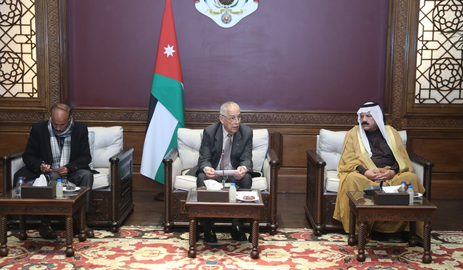 Madar Al-Saa Images 0.43216712596428897