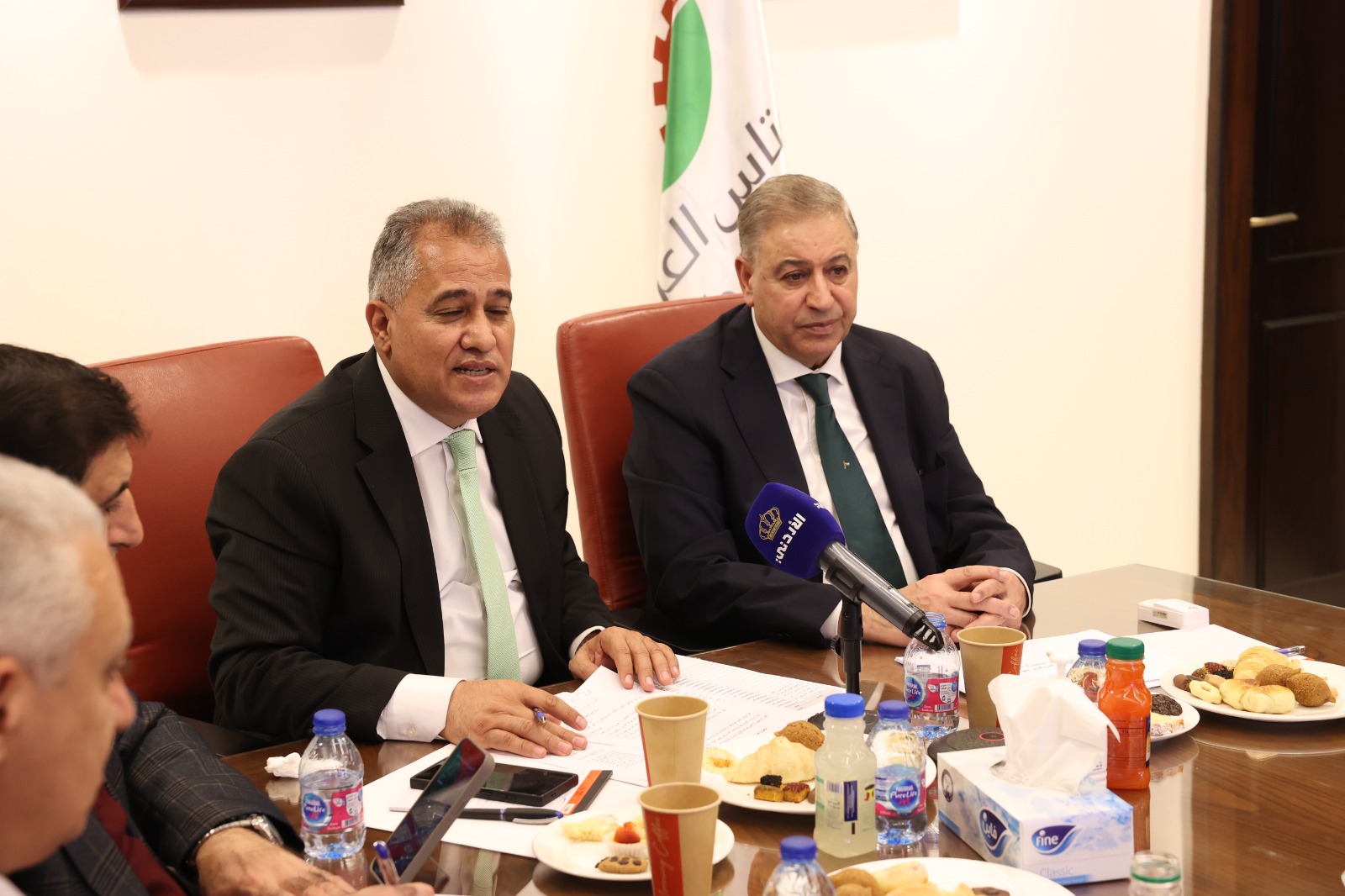 Madar Al-Saa Images 0.23076108091201852