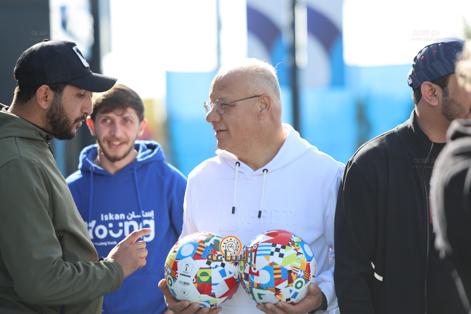 Madar Al-Saa Images 0.3922934606752956