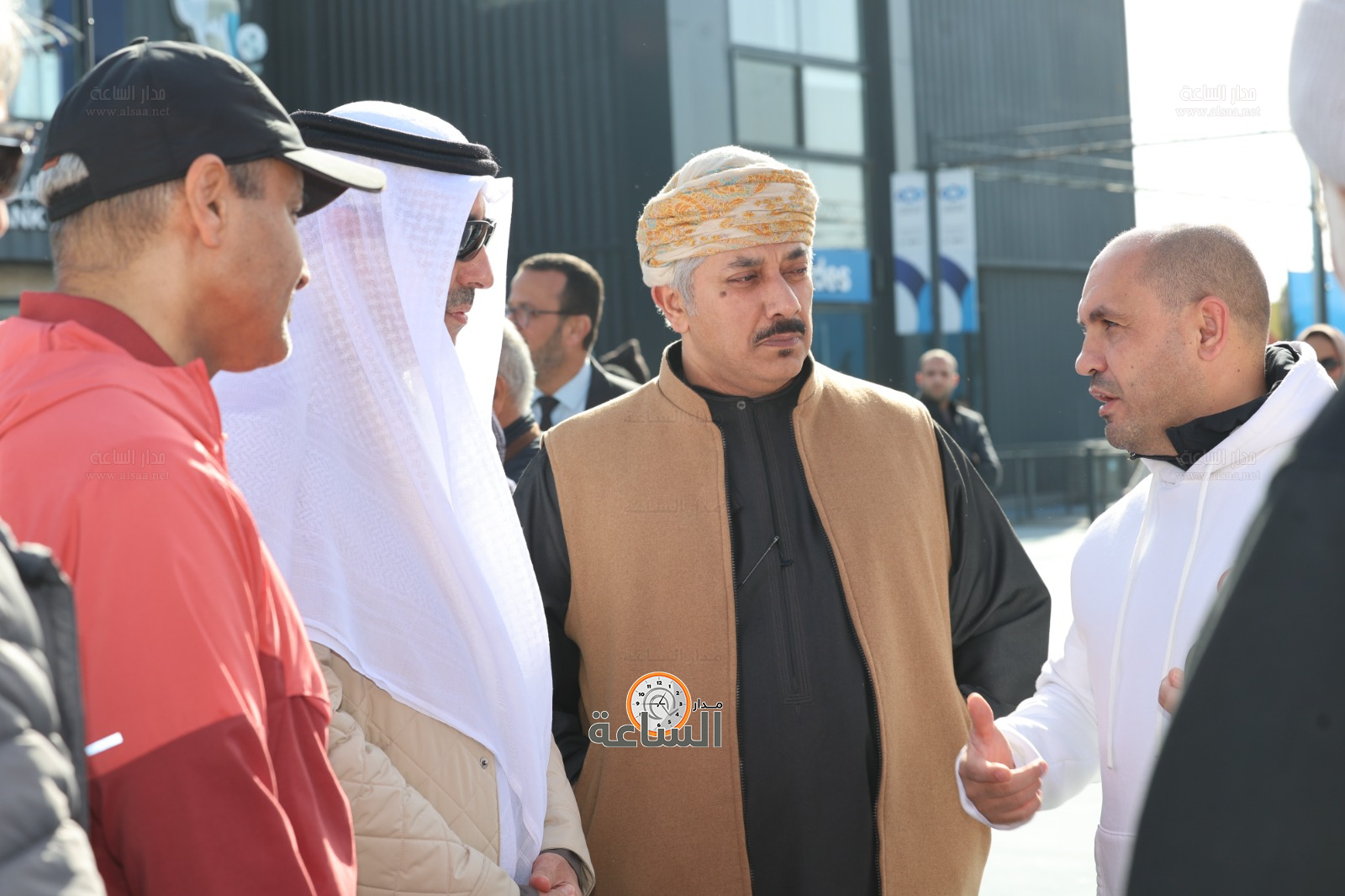 Madar Al-Saa Images 0.8746156670335571