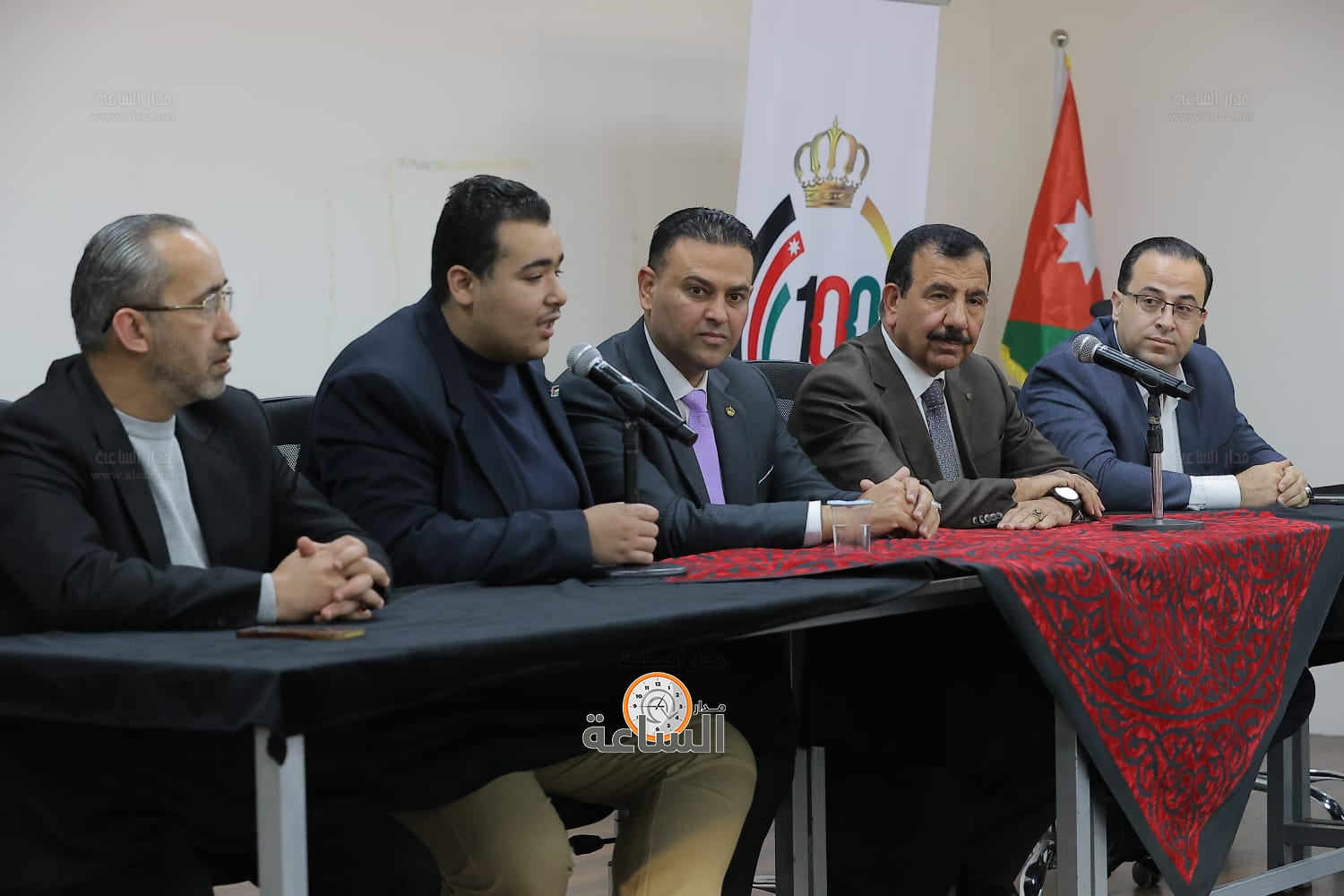 Madar Al-Saa Images 0.2539511164535604