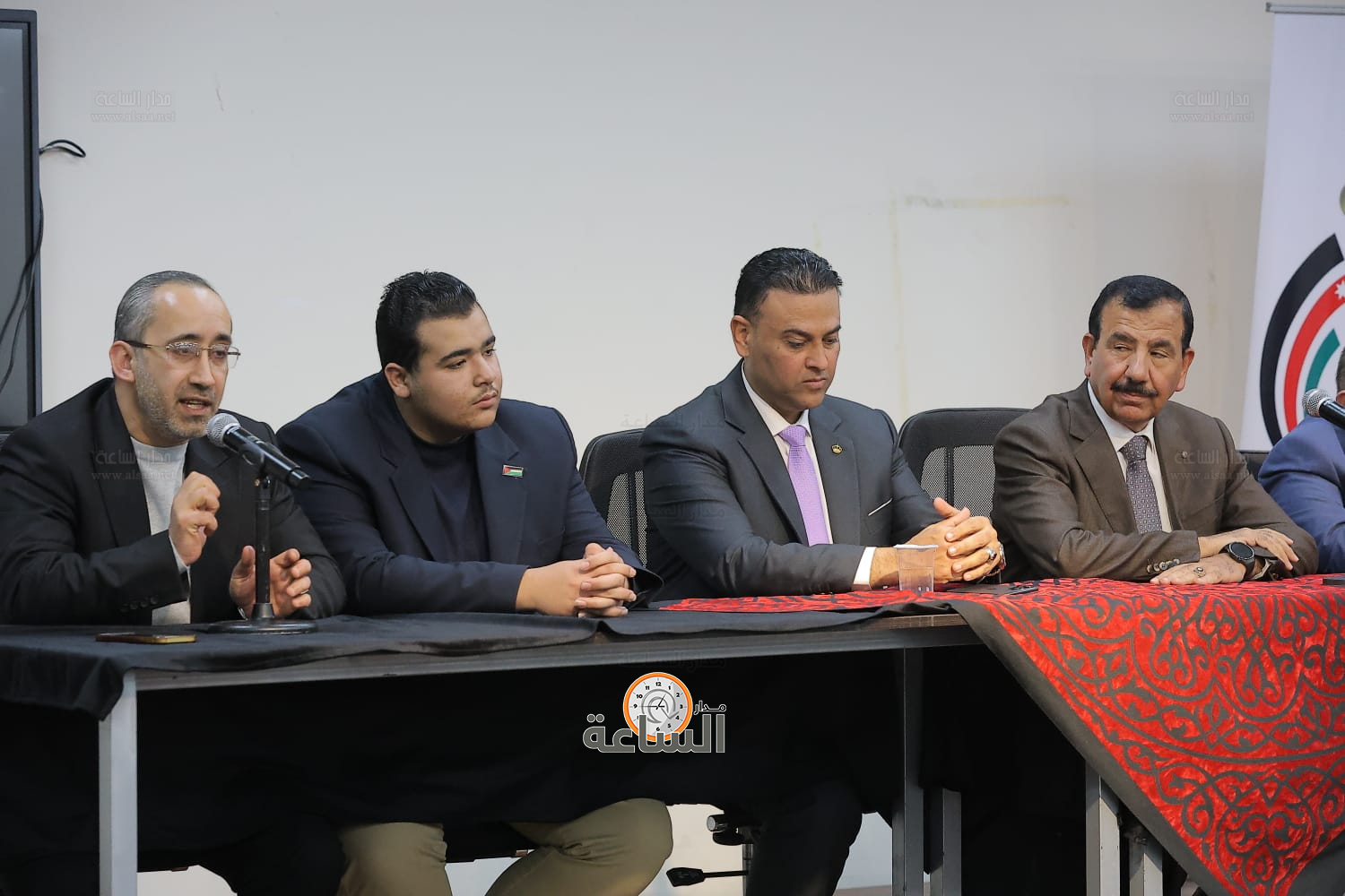 Madar Al-Saa Images 0.6594339098390012