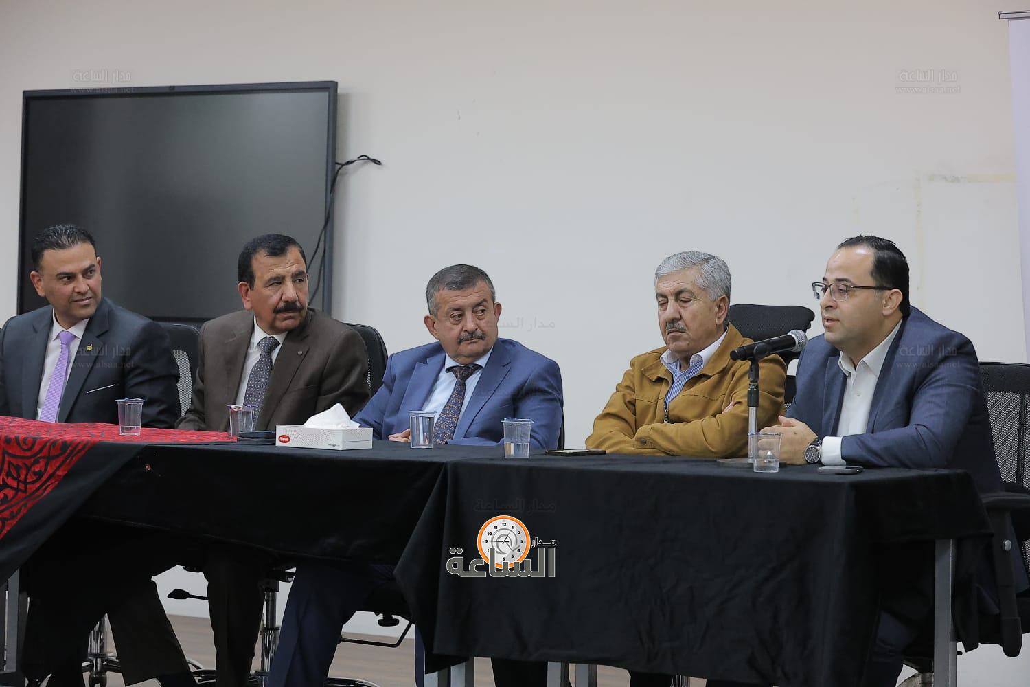 Madar Al-Saa Images 0.3559709344004065