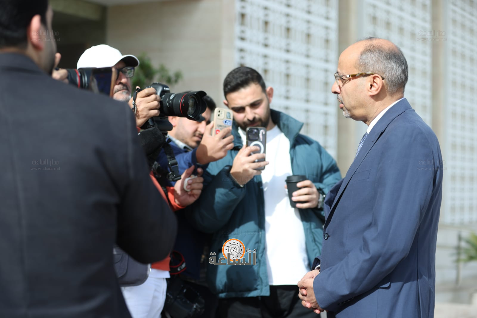 Madar Al-Saa Images 0.6590360993499074