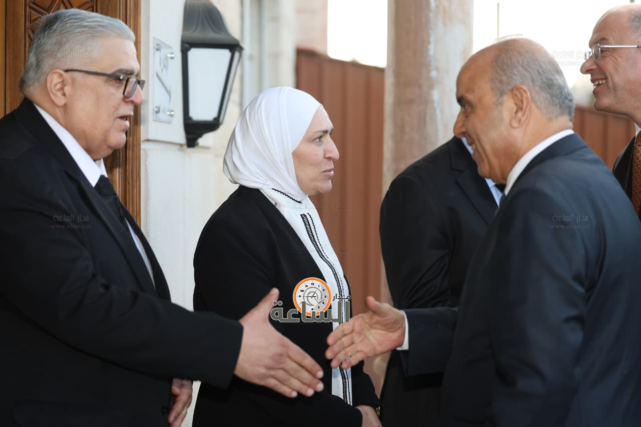 Madar Al-Saa Images 0.8891101725134924