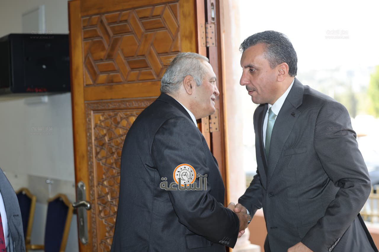 Madar Al-Saa Images 0.8774064783023141