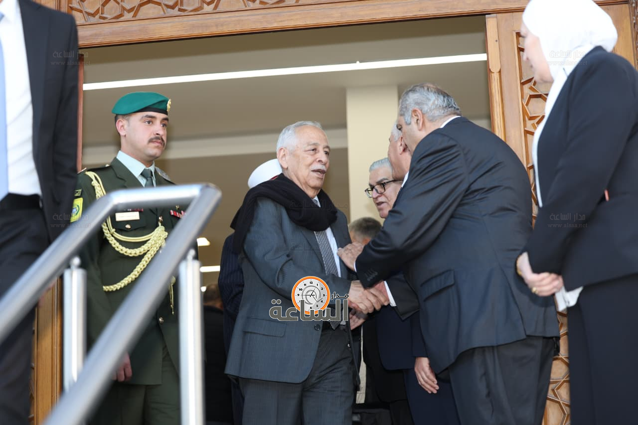 Madar Al-Saa Images 0.7114952219269544