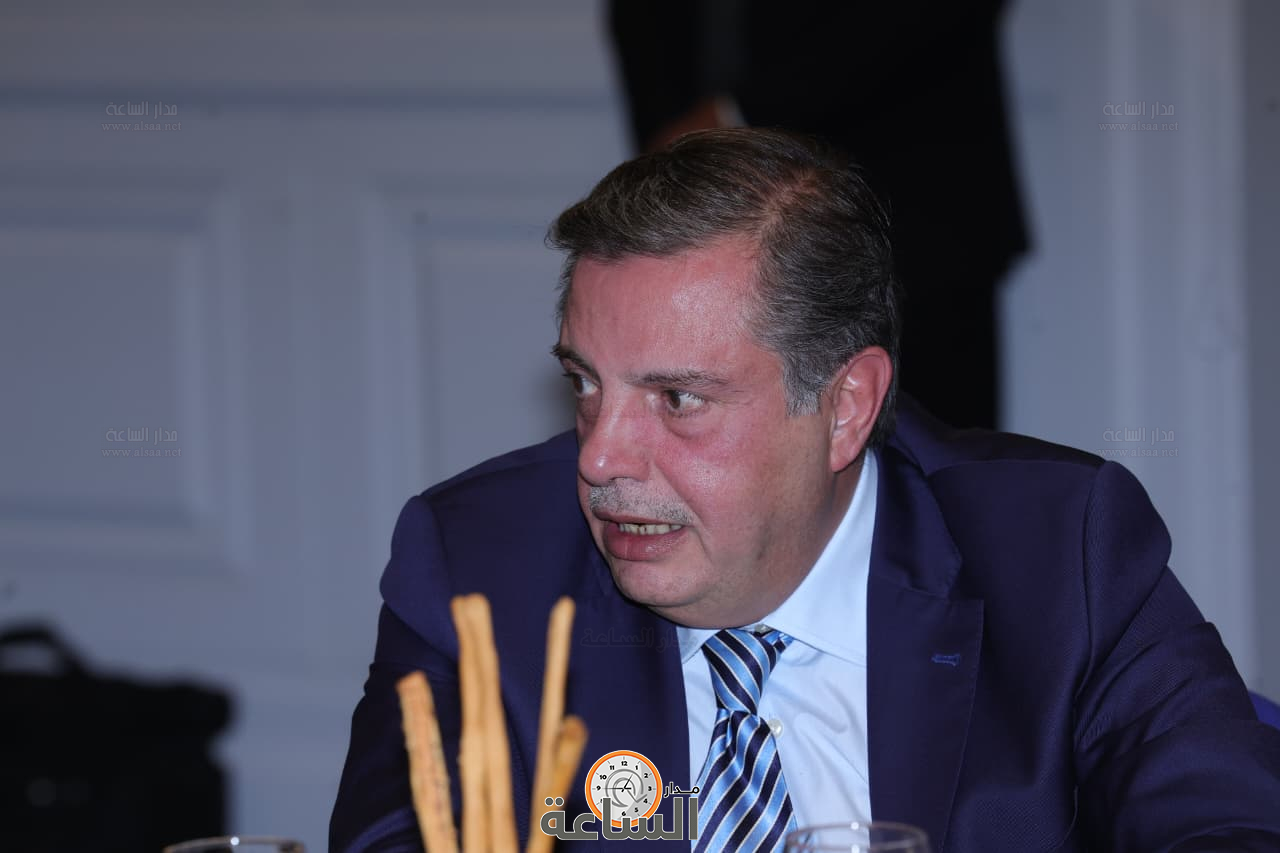 Madar Al-Saa Images 0.5786047331131898