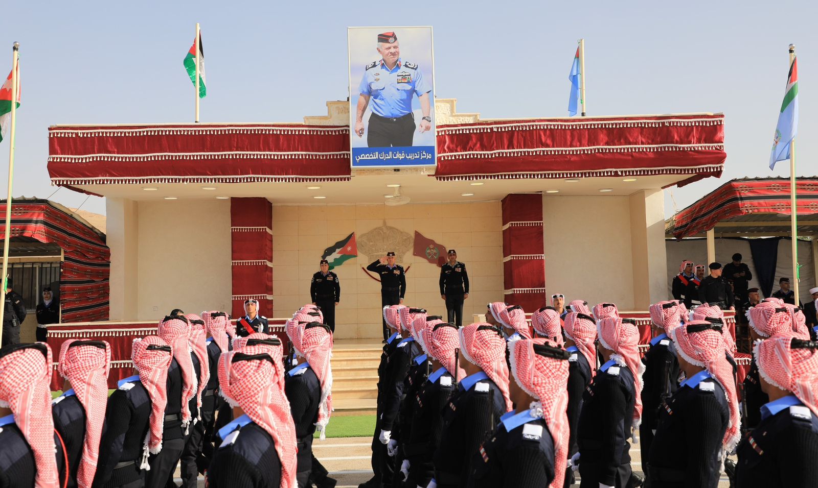 Madar Al-Saa Images 0.8907618845169369