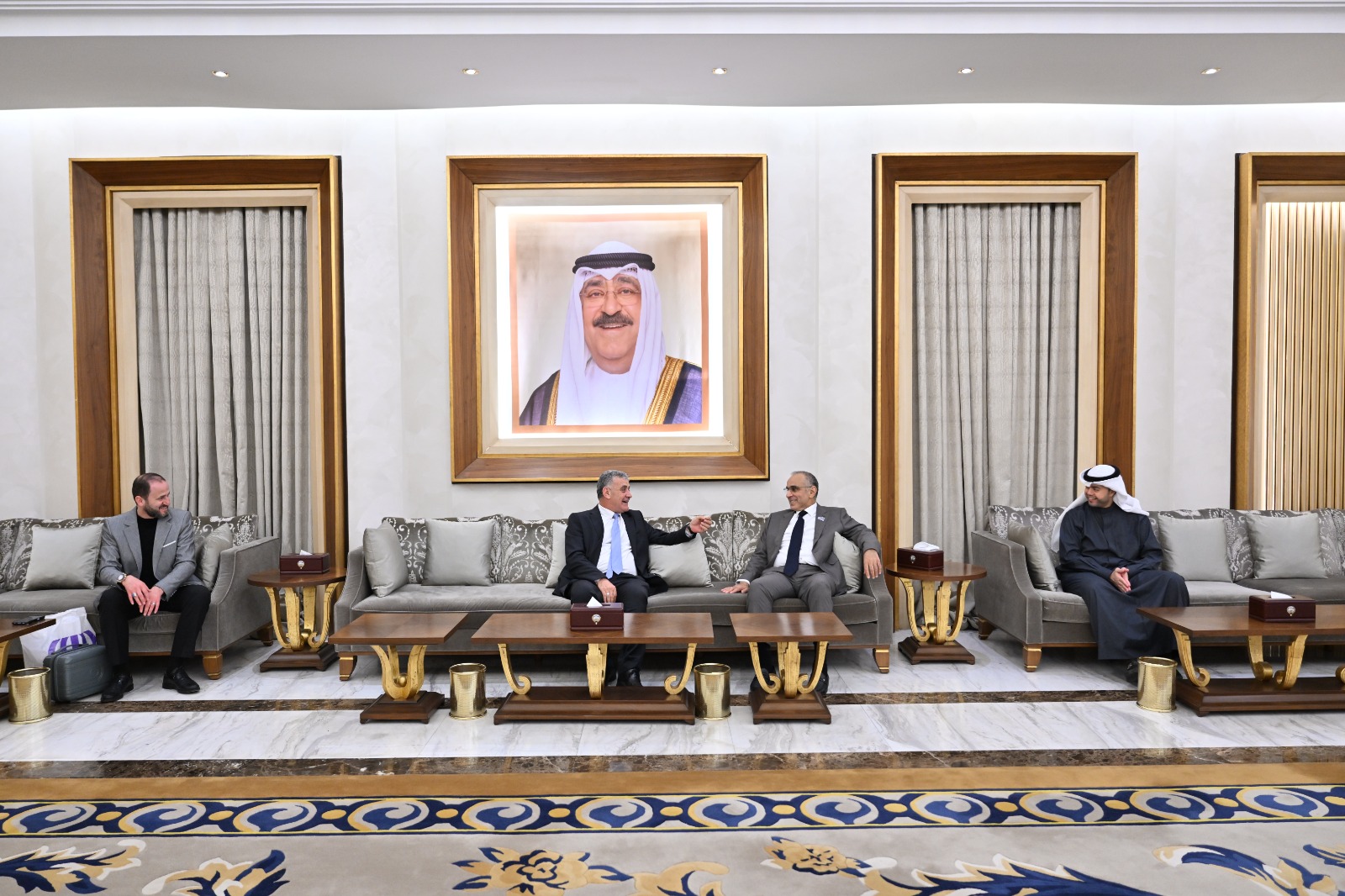 Madar Al-Saa Images 0.4109464878885415