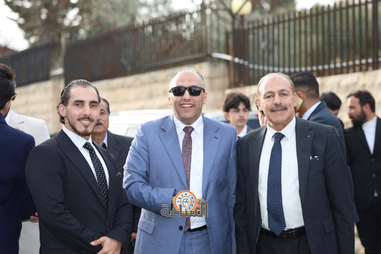 Madar Al-Saa Images 0.1415648351984663