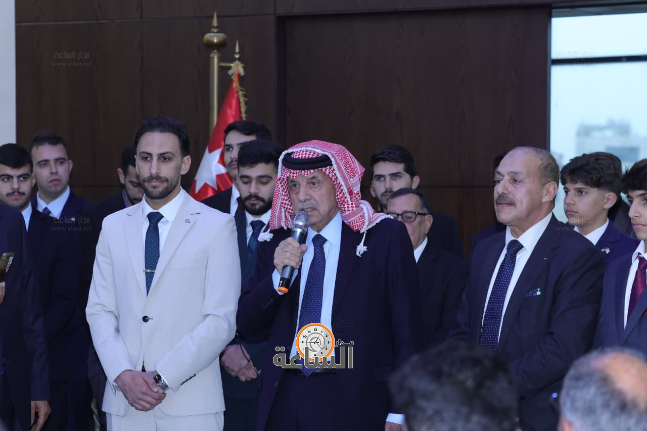 Madar Al-Saa Images 0.33892409135892854