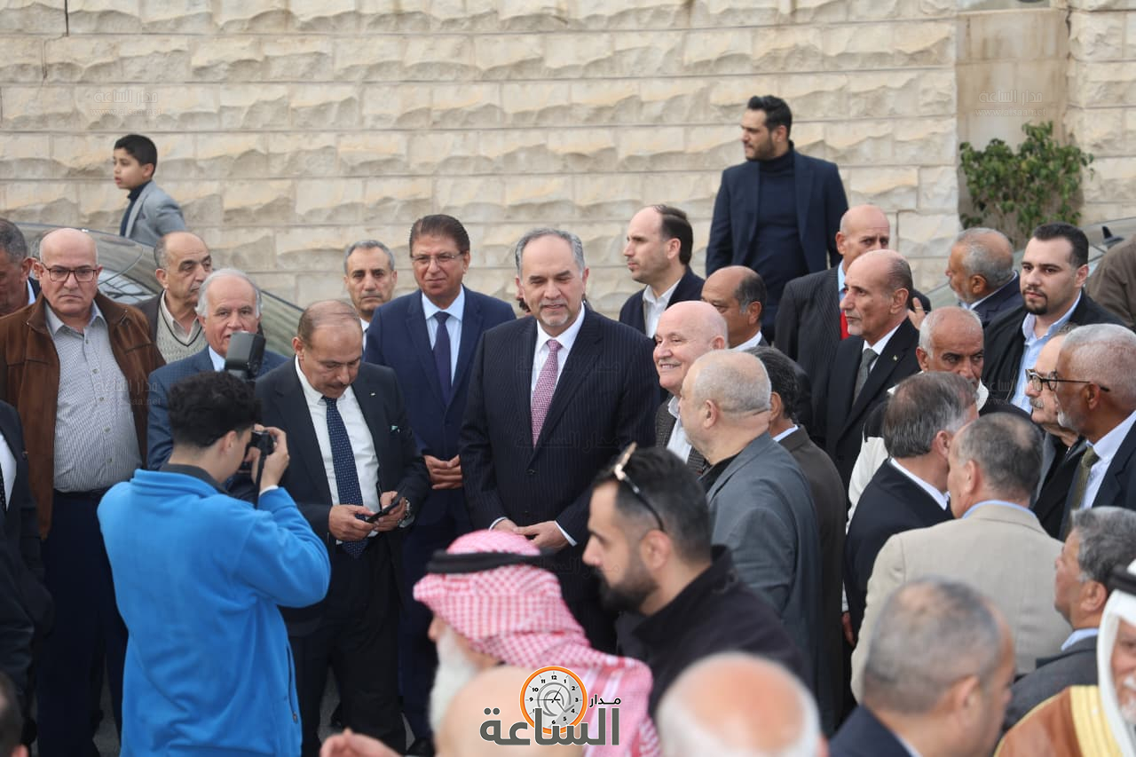 Madar Al-Saa Images 0.7635207069313379