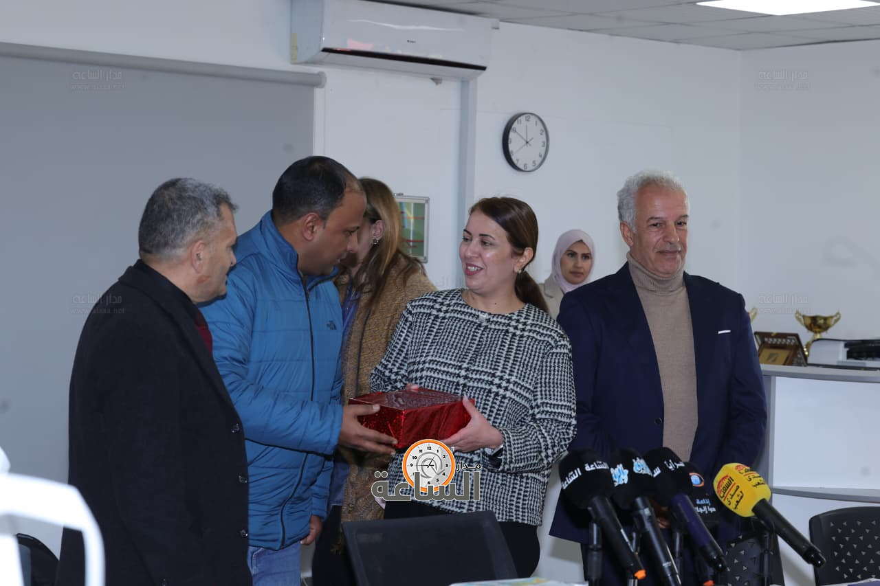 Madar Al-Saa Images 0.7698044354683864