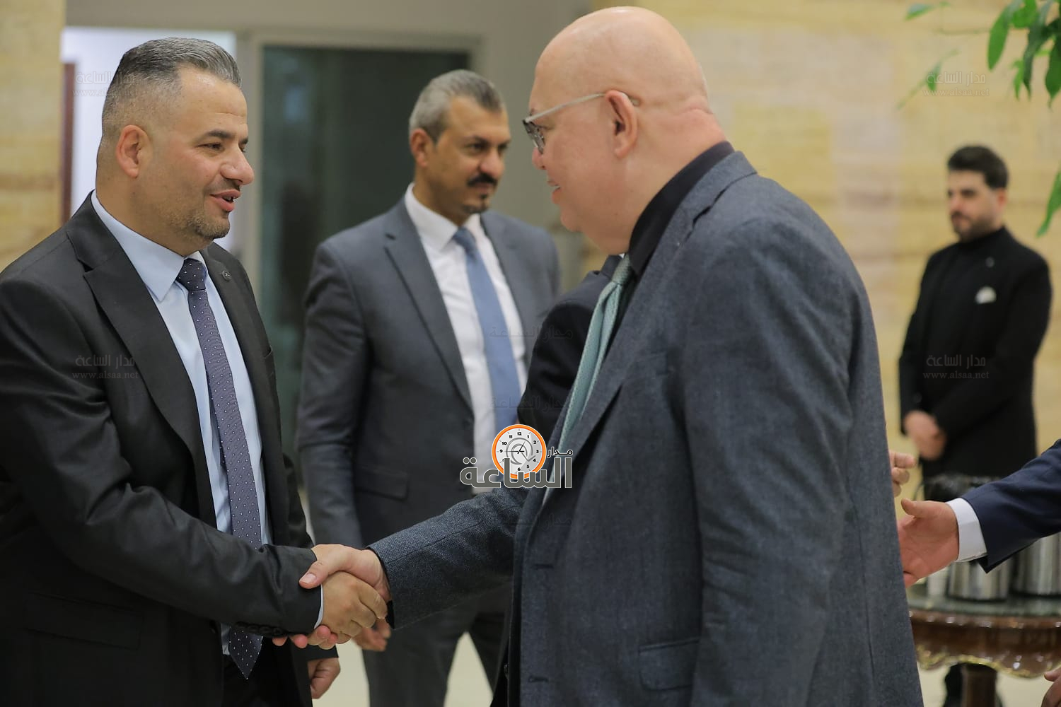 Madar Al-Saa Images 0.4996519727617649