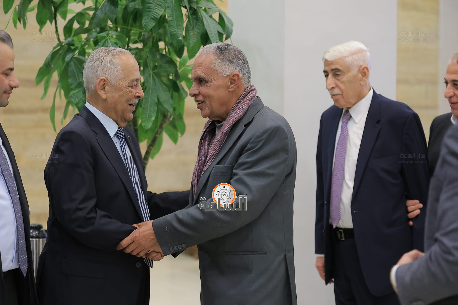 Madar Al-Saa Images 0.09905357307667906