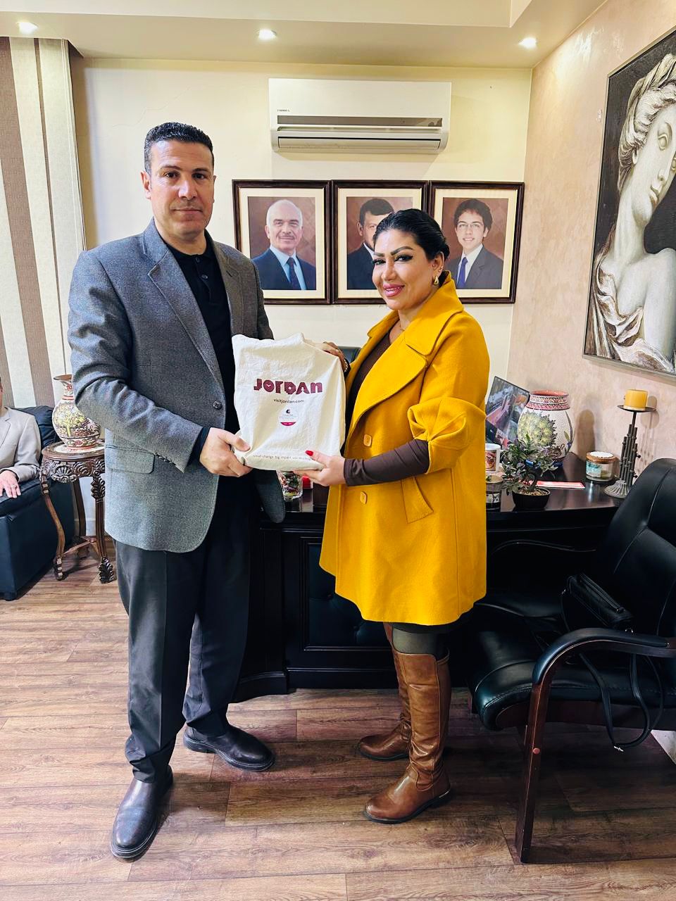 Madar Al-Saa Images 0.5026935470944117