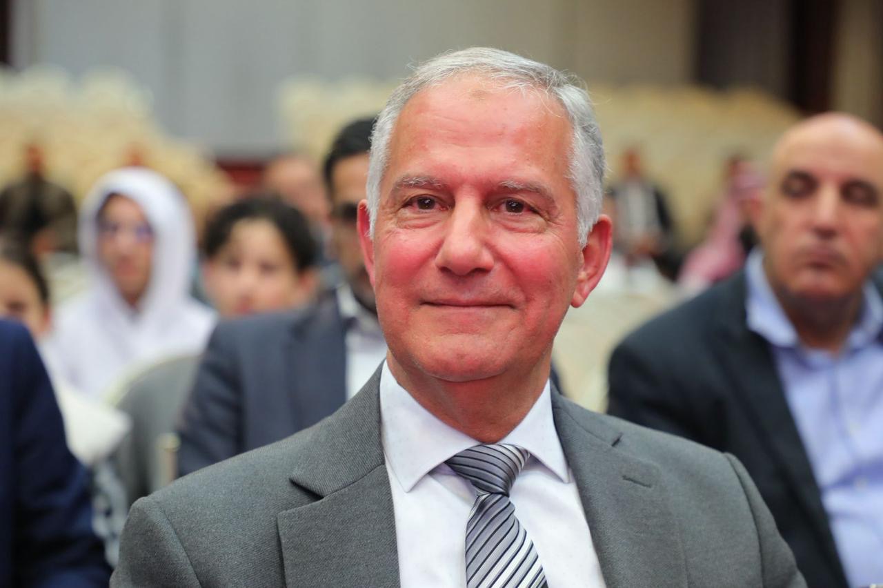 Madar Al-Saa Images 0.9650340245891246