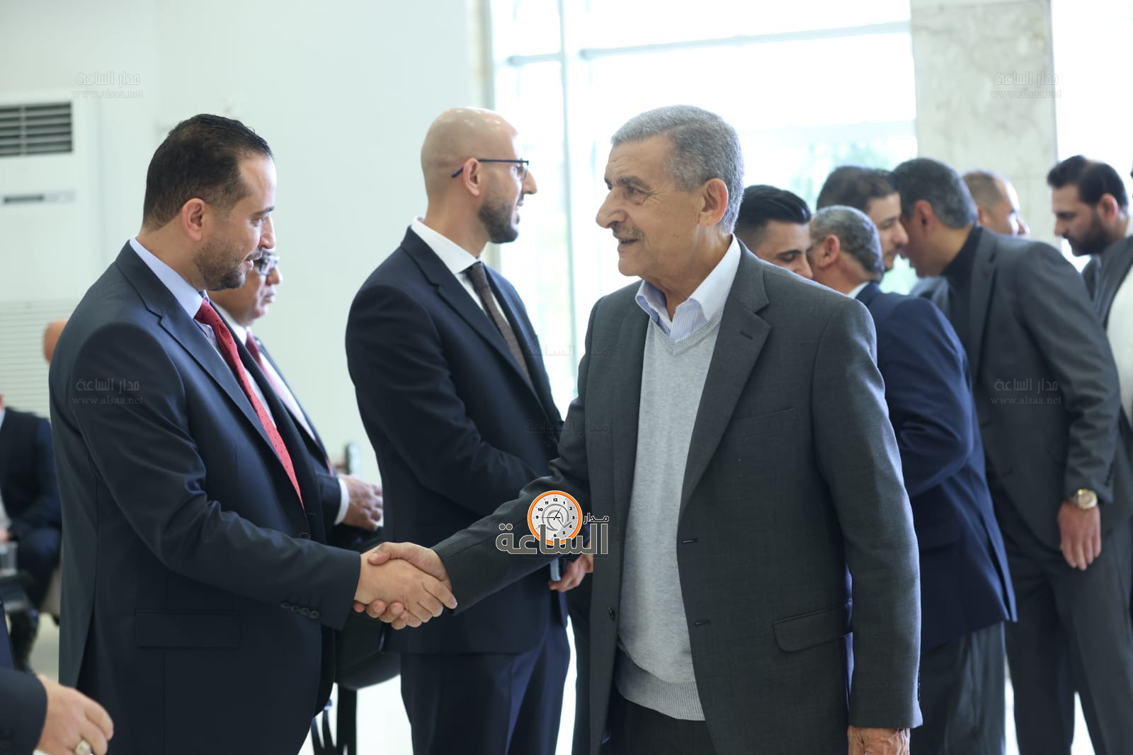 Madar Al-Saa Images 0.08474810676313727