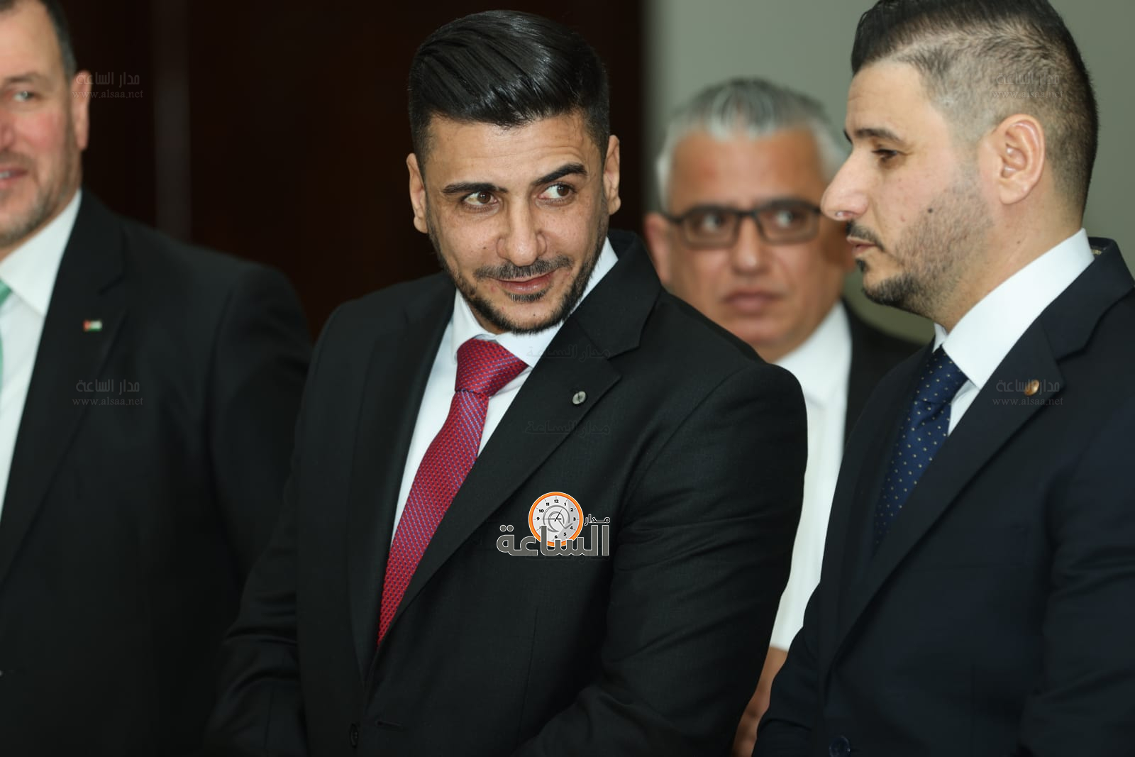 Madar Al-Saa Images 0.4101041413219422