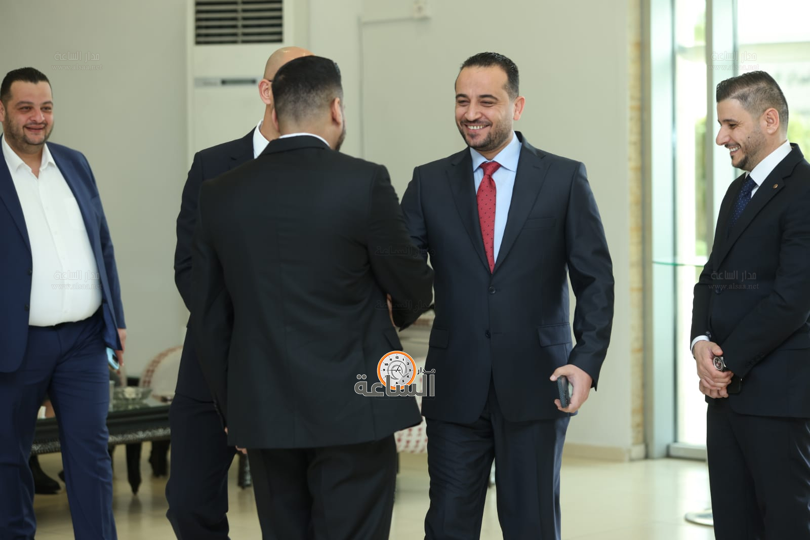 Madar Al-Saa Images 0.6955254948478674