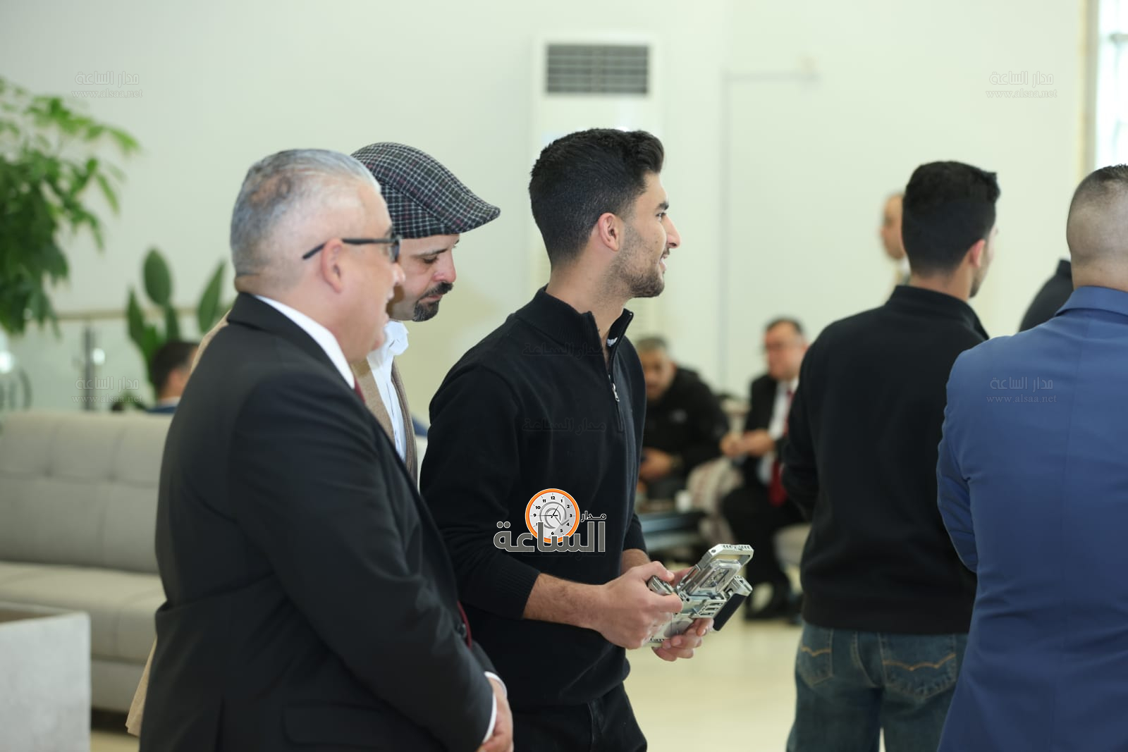 Madar Al-Saa Images 0.6941719886906413