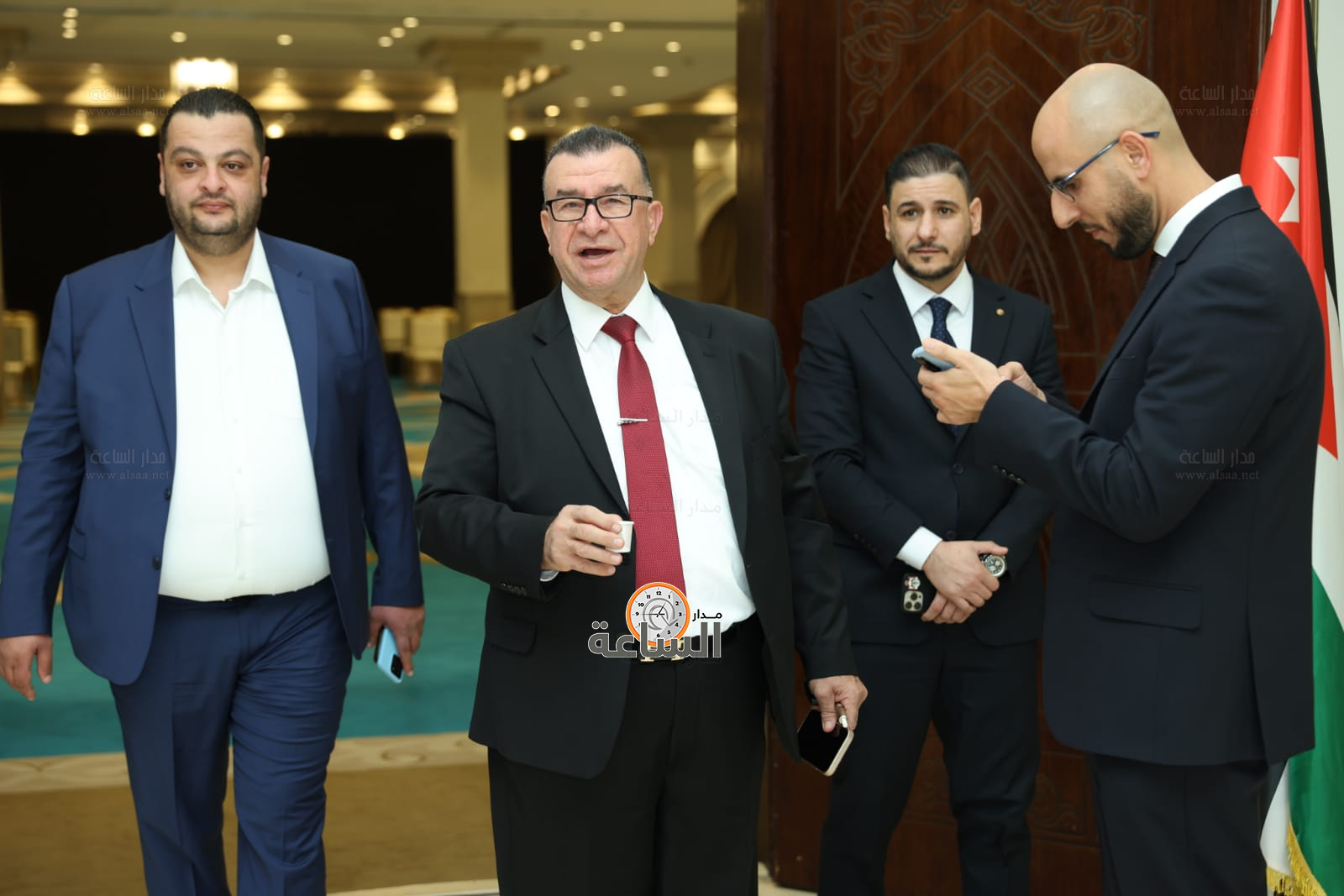 Madar Al-Saa Images 0.4973944590389926