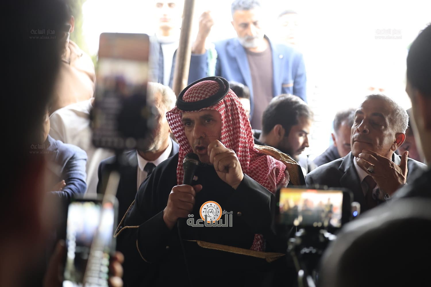 Madar Al-Saa Images 0.67542378324813