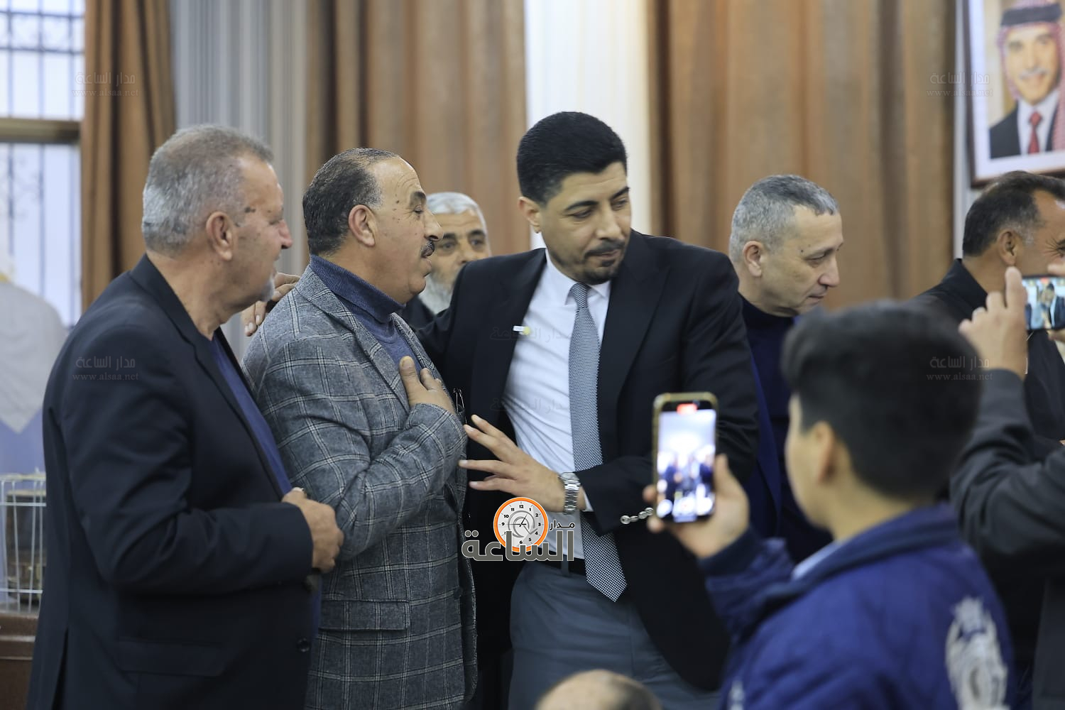 Madar Al-Saa Images 0.2858102426970103