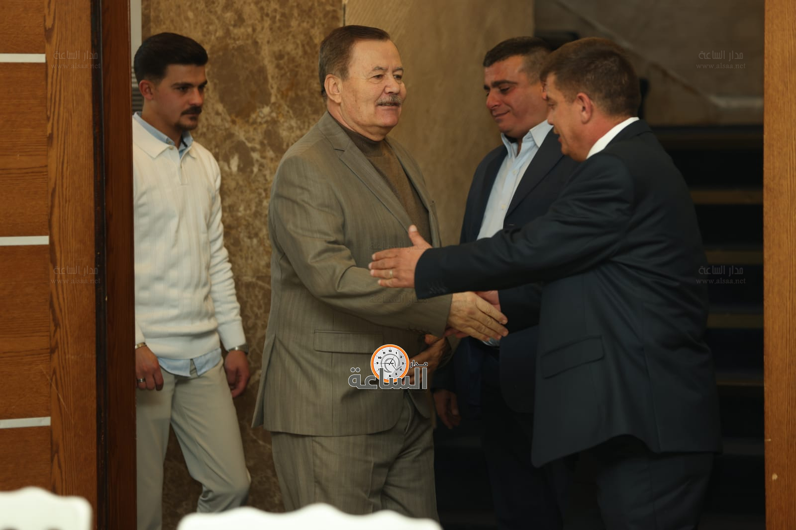 Madar Al-Saa Images 0.15923901844604949