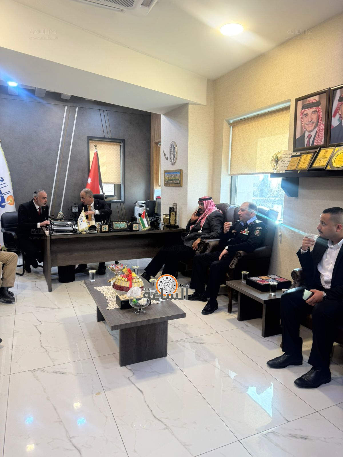 Madar Al-Saa Images 0.6984863212586347