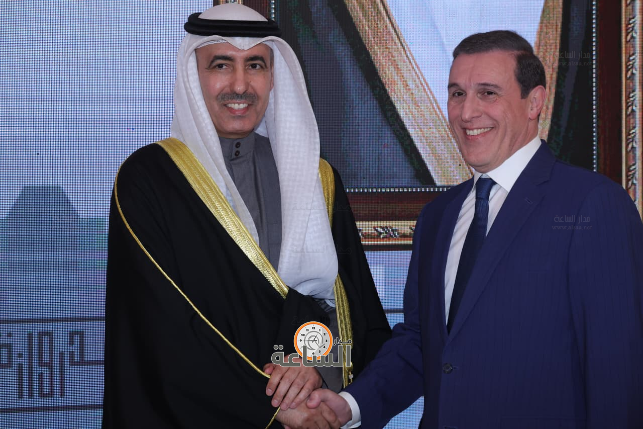 Madar Al-Saa Images 0.43650232977613435