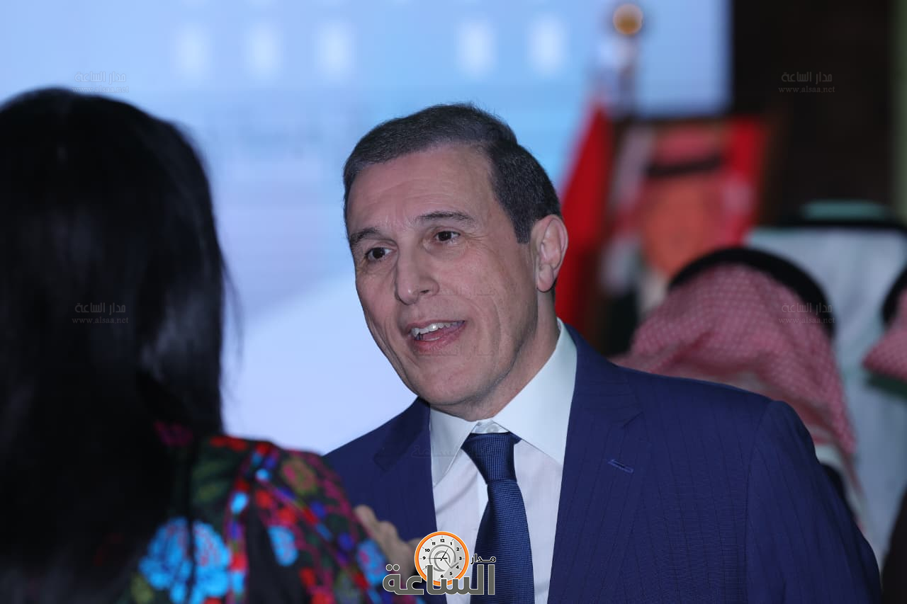 Madar Al-Saa Images 0.1631854106992464