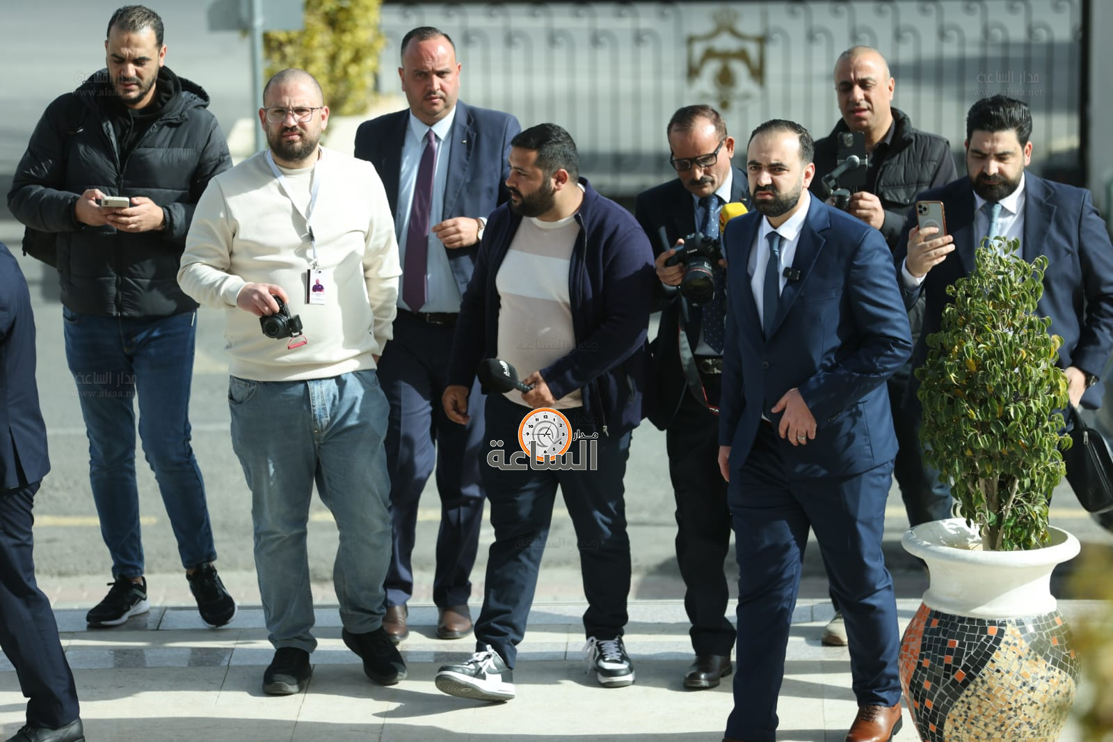 Madar Al-Saa Images 0.9908216370057502