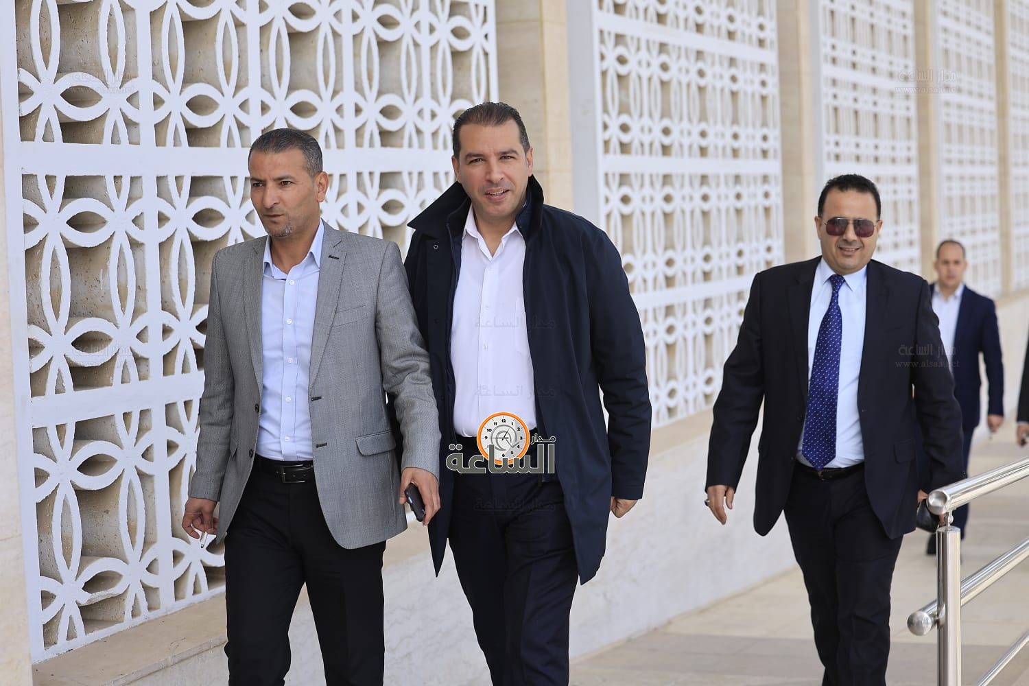 Madar Al-Saa Images 0.4111425362554926