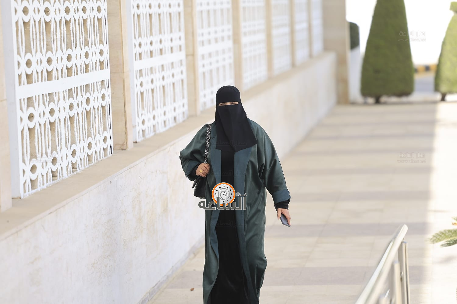 Madar Al-Saa Images 0.04940412431565955