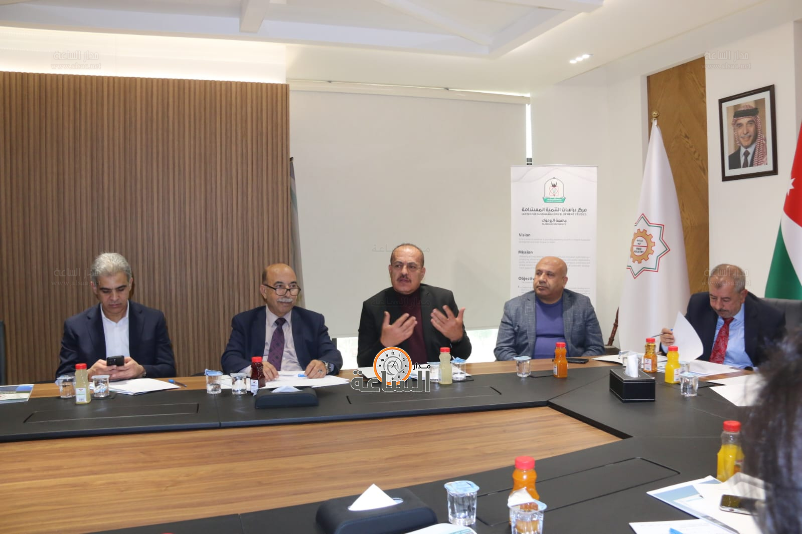 Madar Al-Saa Images 0.752525734688519