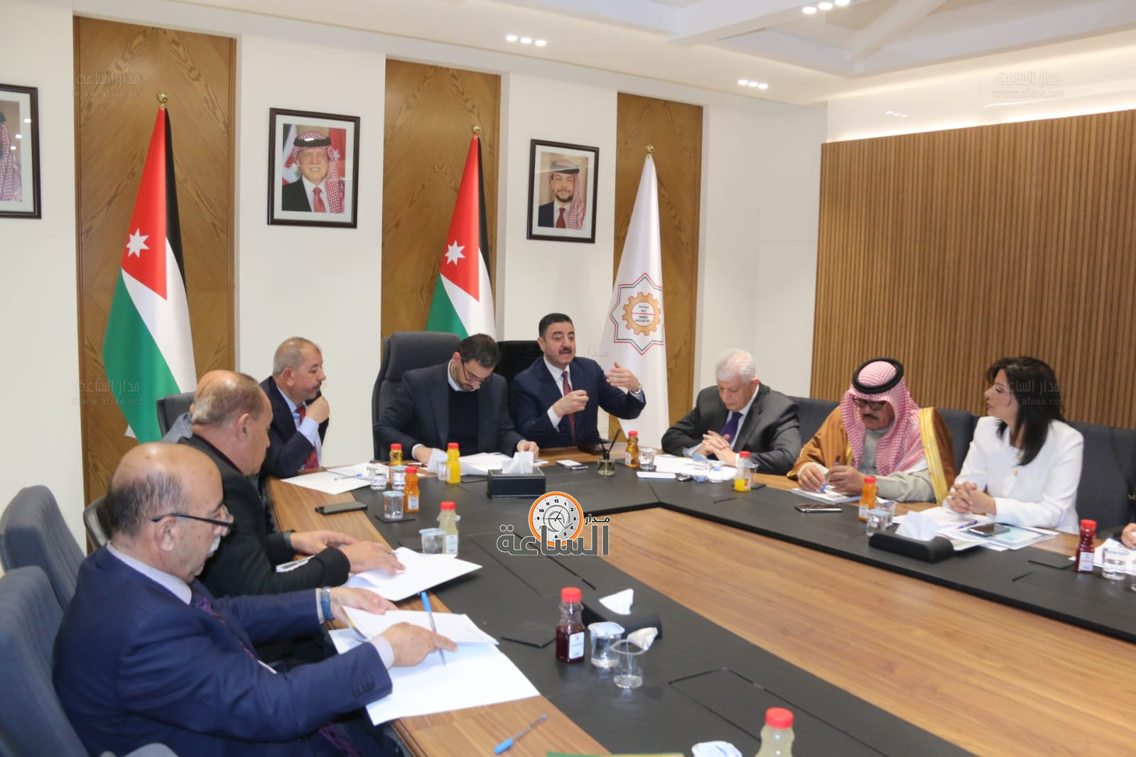 Madar Al-Saa Images 0.8789765756019751