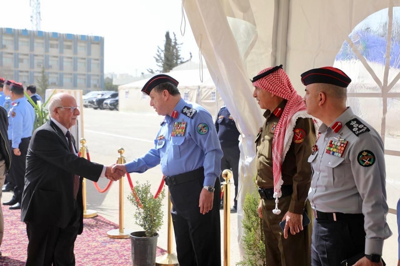 Madar Al-Saa Images 0.23992933192847066