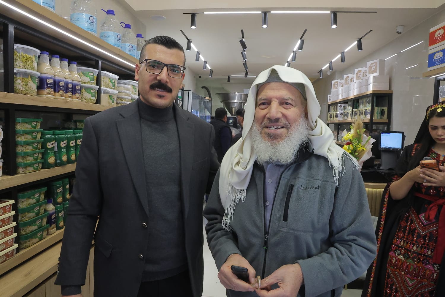 Madar Al-Saa Images 0.2364237338934052