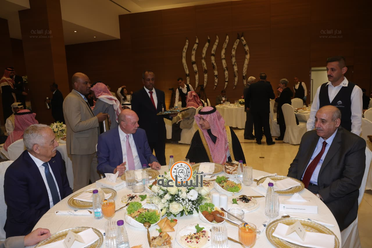 Madar Al-Saa Images 0.7414834097695792