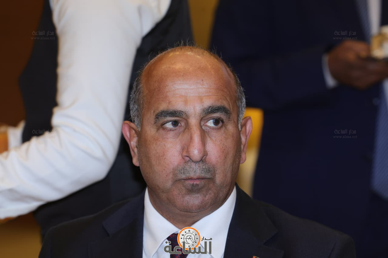 Madar Al-Saa Images 0.48633315428883706