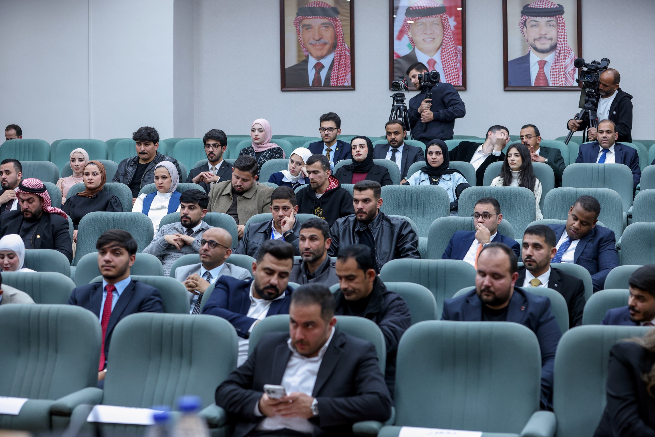 Madar Al-Saa Images 0.5123129263245051