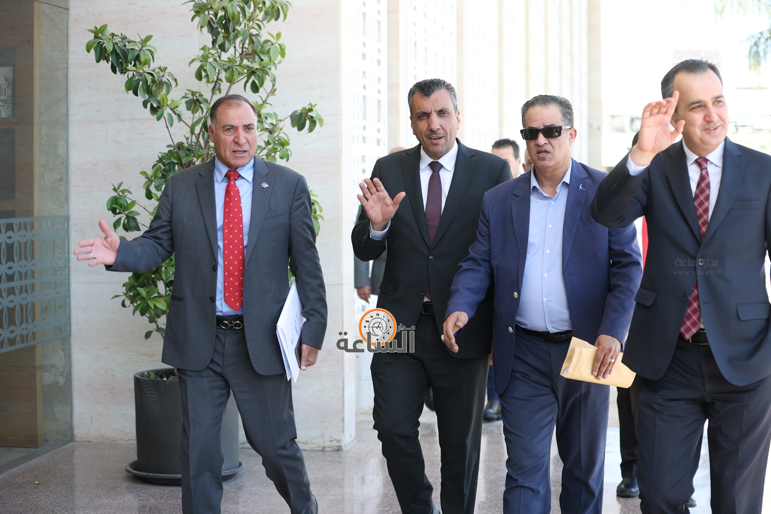 Madar Al-Saa Images 0.524916606827786